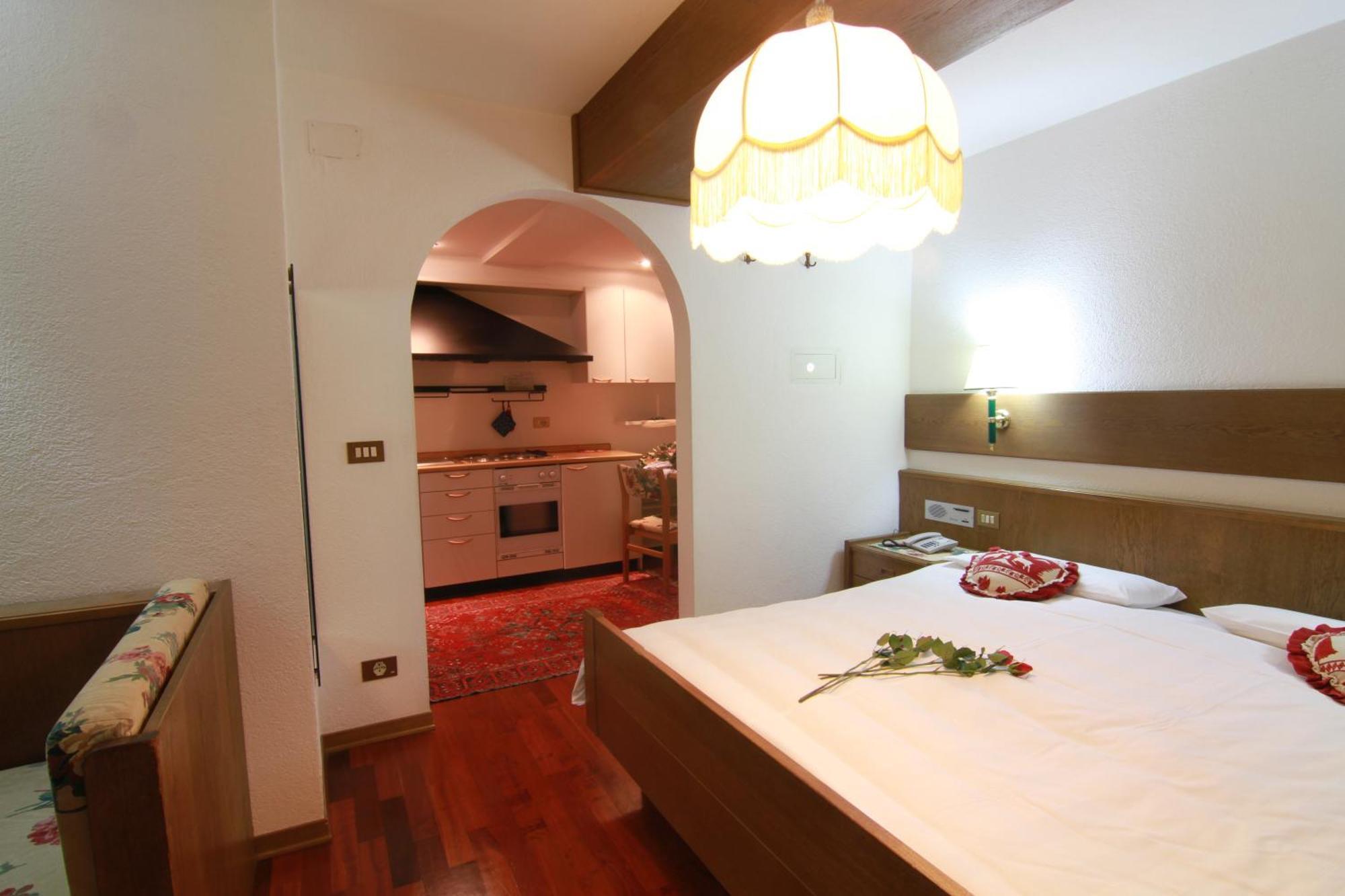 Aparthotel Salvan Kurfar